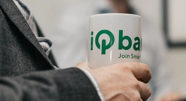 iQbank mug
