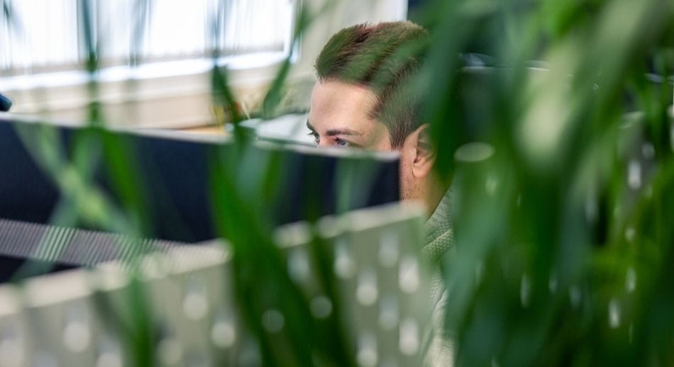 Netpower ansatt arbeider Netpower ansatt arbeider